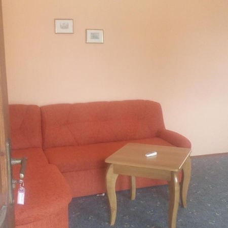 Regina'S Guesthouse بالشيك المظهر الخارجي الصورة