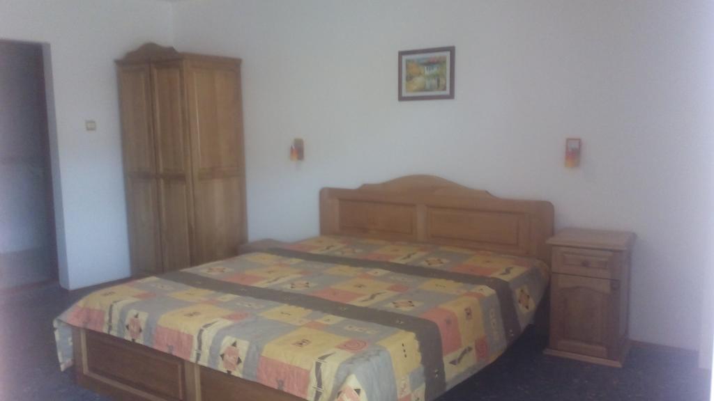 Regina'S Guesthouse بالشيك المظهر الخارجي الصورة