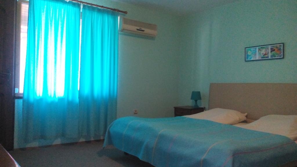 Regina'S Guesthouse بالشيك المظهر الخارجي الصورة