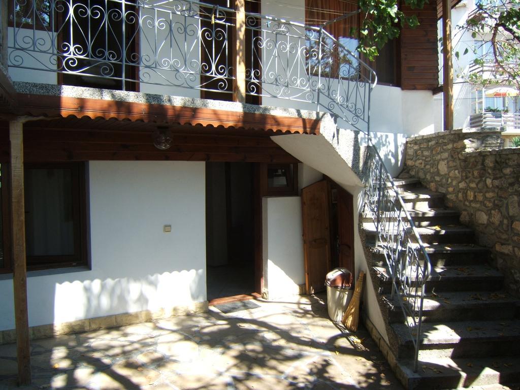 Regina'S Guesthouse بالشيك المظهر الخارجي الصورة